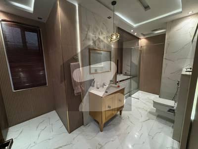 بحریہ ٹاؤن اوورسیز A بحریہ ٹاؤن اوورسیز انکلیو,بحریہ ٹاؤن,لاہور میں 5 کمروں کا 1 کنال مکان 7.5 کروڑ میں برائے فروخت۔