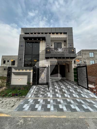 سینٹرل پارک ہاؤسنگ سکیم لاہور میں 4 کمروں کا 5 مرلہ مکان 2.15 کروڑ میں برائے فروخت۔