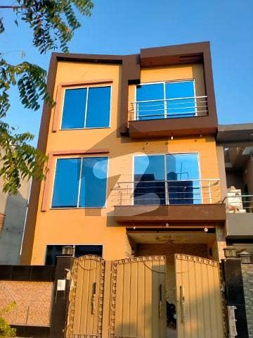 لیک سٹی رائیونڈ روڈ,لاہور میں 3 کمروں کا 5 مرلہ مکان 2.15 کروڑ میں برائے فروخت۔