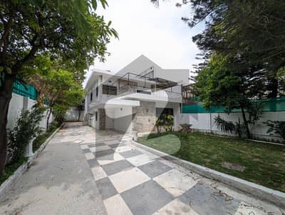 ایف ۔ 7 اسلام آباد میں 3 کمروں کا 1 کنال مکان 6.5 لاکھ میں کرایہ پر دستیاب ہے۔