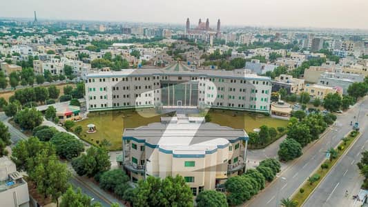 گالف ویو ریزیڈنسیا - فیز 1 گالف ویو ریذڈینشیاء,بحریہ ٹاؤن,لاہور میں 8 مرلہ کمرشل پلاٹ 4.85 کروڑ میں برائے فروخت۔