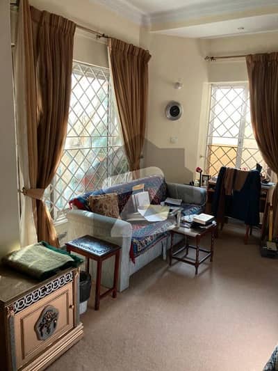Furnished 2 Bed Upper Portion Ideal for Single Couple