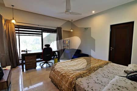 ڈی ایچ اے فیز 6 - بلاک کے فیز 6,ڈیفنس (ڈی ایچ اے),لاہور میں 6 کمروں کا 4 کنال مکان 58.0 کروڑ میں برائے فروخت۔