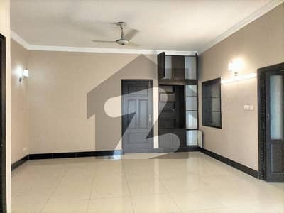 G9/1 12 Marla Upper Portion 3 Bed Servant