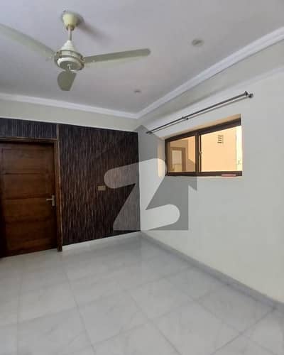 این ایف سی 1 لاہور میں 2 کمروں کا 10 مرلہ بالائی پورشن 45.0 ہزار میں کرایہ پر دستیاب ہے۔