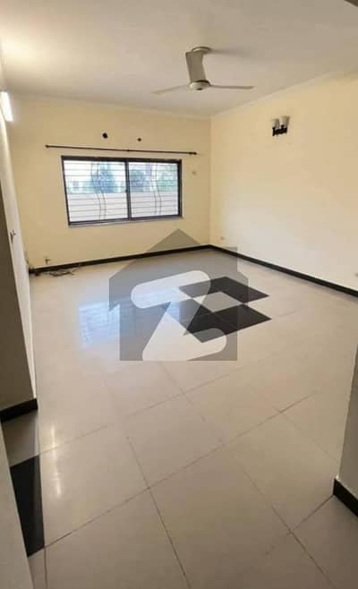 عسکری 11 ۔ سیکٹر بی عسکری 11,عسکری,لاہور میں 5 کمروں کا 12 مرلہ مکان 5.0 کروڑ میں برائے فروخت۔