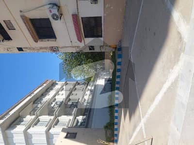 گلشنِ اقبال - بلاک 17 گلشنِ اقبال,گلشنِ اقبال ٹاؤن,کراچی میں 2 کمروں کا 5 مرلہ فلیٹ 2.2 کروڑ میں برائے فروخت۔