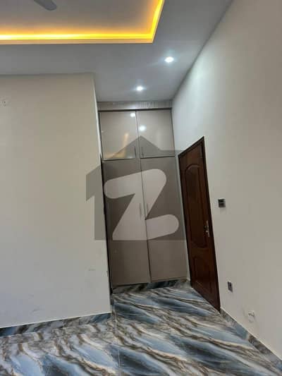 بنی گالہ اسلام آباد میں 2 کمروں کا 5 مرلہ زیریں پورشن 36.0 ہزار میں کرایہ پر دستیاب ہے۔