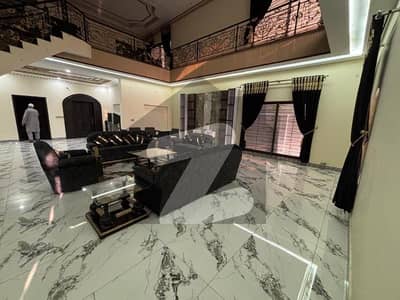 پنجاب یونیورسٹی فیز 1 - بلاک بی پنجاب یونیورسٹی سوسائٹی فیز 1,پنجاب یونیورسٹی ایمپلائیز سوسائٹی,لاہور میں 3 کمروں کا 1 کنال پینٹ ہاؤس 1.3 لاکھ میں کرایہ پر دستیاب ہے۔