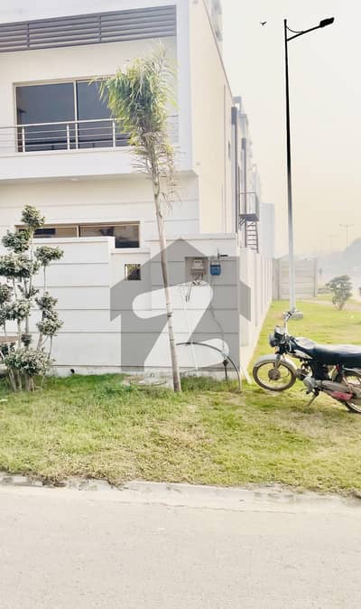Corner With 3 Marla Extra Lawn Brand New Luxury 5 Bedrooms House Available Urgent For Rent Gas Available Near To New KFC MARKET Park Mosque