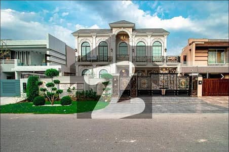 ڈی ایچ اے فیز 6 - بلاک سی فیز 6,ڈیفنس (ڈی ایچ اے),لاہور میں 6 کمروں کا 1 کنال مکان 15.75 کروڑ میں برائے فروخت۔