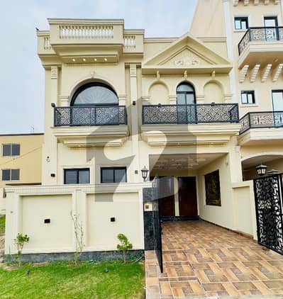 سینٹرل پارک ہاؤسنگ سکیم لاہور میں 3 کمروں کا 5 مرلہ مکان 1.85 کروڑ میں برائے فروخت۔ سینٹرل پارک ہاؤسنگ سکیم لاہور میں 3 کمروں کا 5 مرلہ مکان 1.85 کروڑ میں برائے فروخت۔