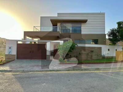 500 Square Yards Completye Gray House Available For Sale in BAHRIA TOWN KARACHI