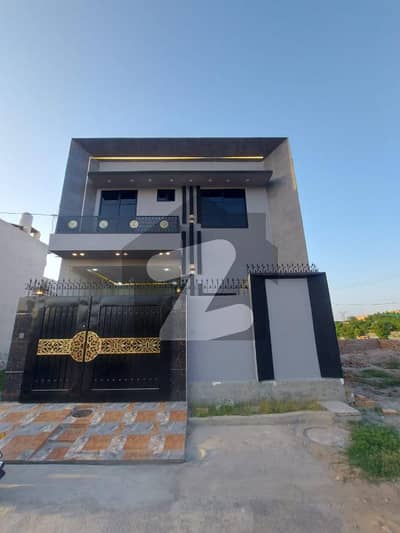 ملتان پبلک سکول روڈ ملتان میں 3 کمروں کا 4 مرلہ مکان 1.4 کروڑ میں برائے فروخت۔