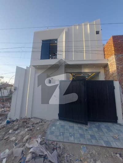 ملتان پبلک سکول روڈ ملتان میں 3 کمروں کا 3 مرلہ مکان 1.4 کروڑ میں برائے فروخت۔