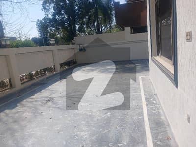 F10 Size 600 Ground Portion 3 Beds 3 Bath Dd Lounges Servant Parking Real Pic Upper Portion Lock