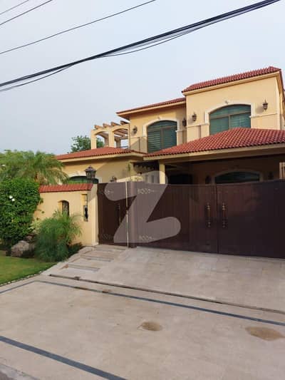 ڈی ایچ اے فیز 5 ڈیفنس (ڈی ایچ اے),لاہور میں 6 کمروں کا 1 کنال مکان 10.99 کروڑ میں برائے فروخت۔