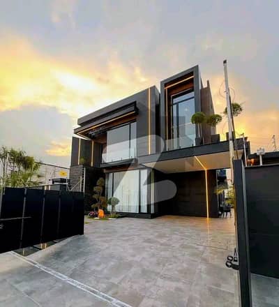 ڈی ایچ اے فیز 6 ڈیفنس (ڈی ایچ اے),لاہور میں 5 کمروں کا 1 کنال مکان 8.25 کروڑ میں برائے فروخت۔ ڈی ایچ اے فیز 6 ڈیفنس (ڈی ایچ اے),لاہور میں 5 کمروں کا 1 کنال مکان 8.25 کروڑ میں برائے فروخت۔