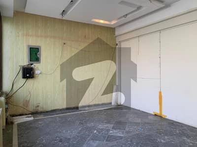 ڈی ایچ اے فیز 1 - بلاک ایچ فیز 1,ڈیفنس (ڈی ایچ اے),لاہور میں 3 کمروں کا 8 مرلہ دفتر 1.2 لاکھ میں کرایہ پر دستیاب ہے۔