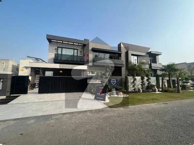 2 KANAL ELEGANT AND FULLY MAINTAINED SUPER HOT LOCATED BUNGALOW IS AVAILABLE IN THE BEST BLOCK OF DHA LAHORE.