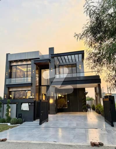 10 MARLA ELEGANT AND FULLY MAINTAINED SUPER HOT LOCATED BUNGALOW IS AVAILABLE IN THE BEST BLOCK OF DHA LAHORE.