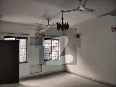 Johar Town Near Akbar Chowk 5 Marla Double Story House