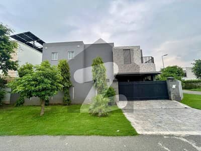 10 MARLA ELEGANT AND FULLY MAINTAINED SUPER HOT LOCATED BUNGALOW IS AVAILABLE IN THE BEST BLOCK OF DHA LAHORE.