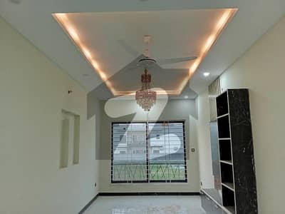 MULTI GARDEN B-17 40*100 UPPER PORTION AVAILABLE FOR RENT