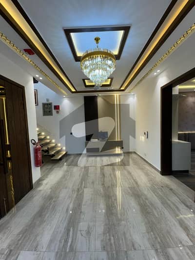 ڈی ایچ اے 9 ٹاؤن ۔ بلاک اے ڈی ایچ اے 9 ٹاؤن,ڈیفنس (ڈی ایچ اے),لاہور میں 3 کمروں کا 5 مرلہ مکان 95.0 ہزار میں کرایہ پر دستیاب ہے۔