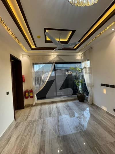 ڈی ایچ اے 9 ٹاؤن ۔ بلاک اے ڈی ایچ اے 9 ٹاؤن,ڈیفنس (ڈی ایچ اے),لاہور میں 3 کمروں کا 5 مرلہ مکان 95.0 ہزار میں کرایہ پر دستیاب ہے۔