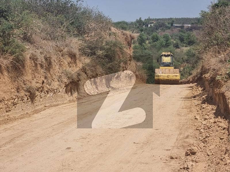 10 MARLA CUTTING AREA ON 70FT ROAD 10 MARLA CUTTING AREA ON 70FT ROAD