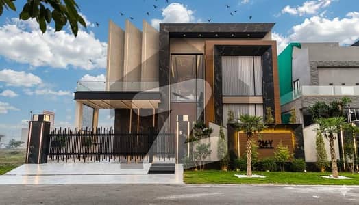 One Kanal Mazir Munir Designed Bungalow Available For Sale Top Quality Owner Build Solid House At Prime Location Of DHA Phase 5 Near To Wateen Chowk