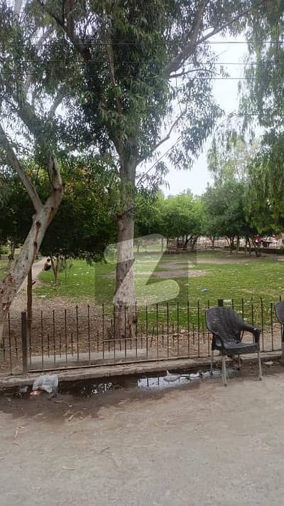 پی سی ایس آئی آر سٹاف کالونی لاہور میں 16 مرلہ رہائشی پلاٹ 2.35 کروڑ میں برائے فروخت۔