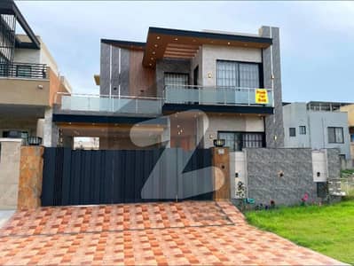 ڈی ایچ اے 11 رہبر سیکٹر 1 ڈی ایچ اے 11 رہبر,لاہور میں 4 کمروں کا 10 مرلہ مکان 5.75 کروڑ میں برائے فروخت۔