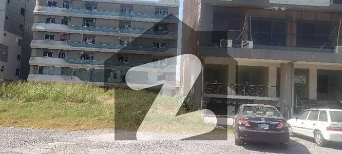 ایم پی سی ایچ ایس - بلاک بی ایم پی سی ایچ ایس ۔ ملٹی گارڈنز,بی ۔ 17,اسلام آباد میں 1 کنال کمرشل پلاٹ 18.5 کروڑ میں برائے فروخت۔