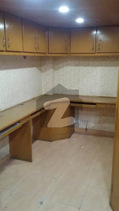 SEMI FURNISHED OFFICE FOR RENT AT GULSHAN 13A