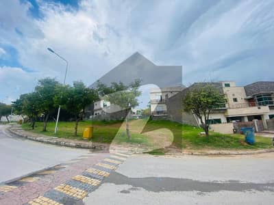 8 Marla Boulevard Plot for Sale | 40 Ft Front | Masjid Facing | Rafi Block