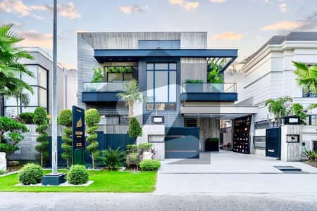 ONE KANAL ROYAL PALACE FOR LUXURY PERSONALITIES HOUSE FOR SALE AT VERY HOT LOCATION NEAR RAYA GOLF CLUB