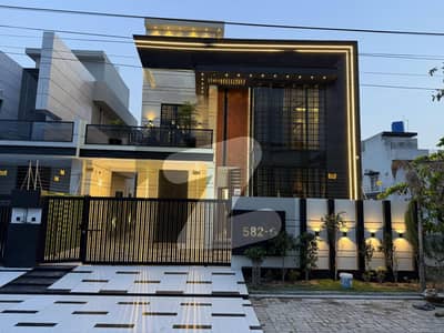 10marla ultramodern house in prime location for sale in Central Park Lahore