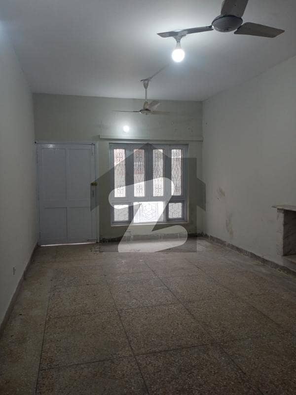 G-10, 10-Marla Full House 6-Beds For Rent G-10, 10-Marla Full House 6-Beds For Rent