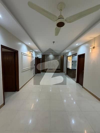 Like Brand New Full Floor 2000sqft With Lift Parking 1st Floor