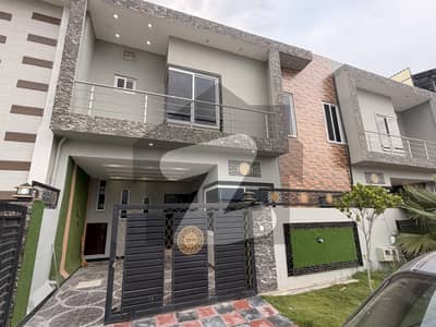 بی ۔ 17 اسلام آباد میں 4 کمروں کا 5 مرلہ مکان 2.05 کروڑ میں برائے فروخت۔