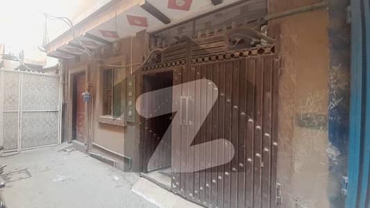 اچھرہ لاہور میں 10 کمروں کا 5 مرلہ مکان 2.0 کروڑ میں برائے فروخت۔