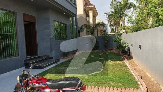 F11 6Bedroom House Attach Bath  Double Unit Basement Hall 2kitchen Tile Flooring