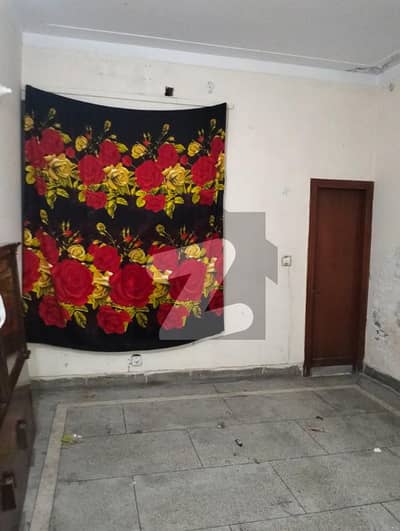 10 Marla lower portion for rent in iqbal town