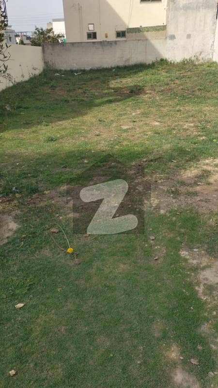 ویلینشیاء ہاؤسنگ سوسائٹی لاہور میں 1 کنال رہائشی پلاٹ 3.78 کروڑ میں برائے فروخت۔ ویلینشیاء ہاؤسنگ سوسائٹی لاہور میں 1 کنال رہائشی پلاٹ 3.78 کروڑ میں برائے فروخت۔