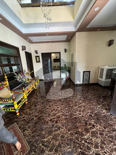 ویلینشیاء ہاؤسنگ سوسائٹی لاہور میں 5 کمروں کا 1 کنال مکان 2.34 لاکھ میں کرایہ پر دستیاب ہے۔