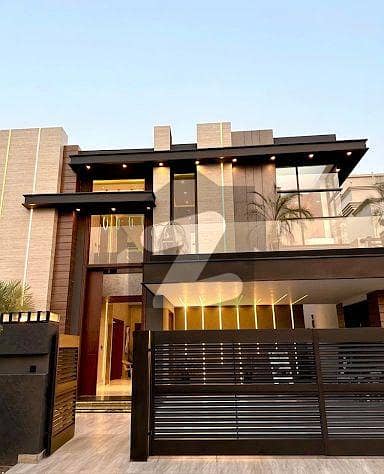 بحریہ ٹاؤن جاسمین بلاک بحریہ ٹاؤن سیکٹر سی,بحریہ ٹاؤن,لاہور میں 5 کمروں کا 10 مرلہ مکان 1.6 لاکھ میں کرایہ پر دستیاب ہے۔