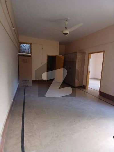 1 Bed Lounge Available For Rent