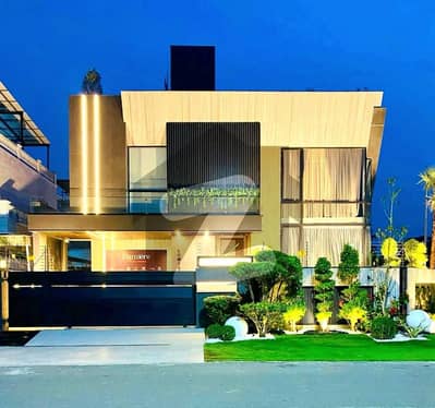 ڈی ایچ اے فیز 7 ڈیفنس (ڈی ایچ اے),لاہور میں 5 کمروں کا 1 کنال مکان 7.75 کروڑ میں برائے فروخت۔